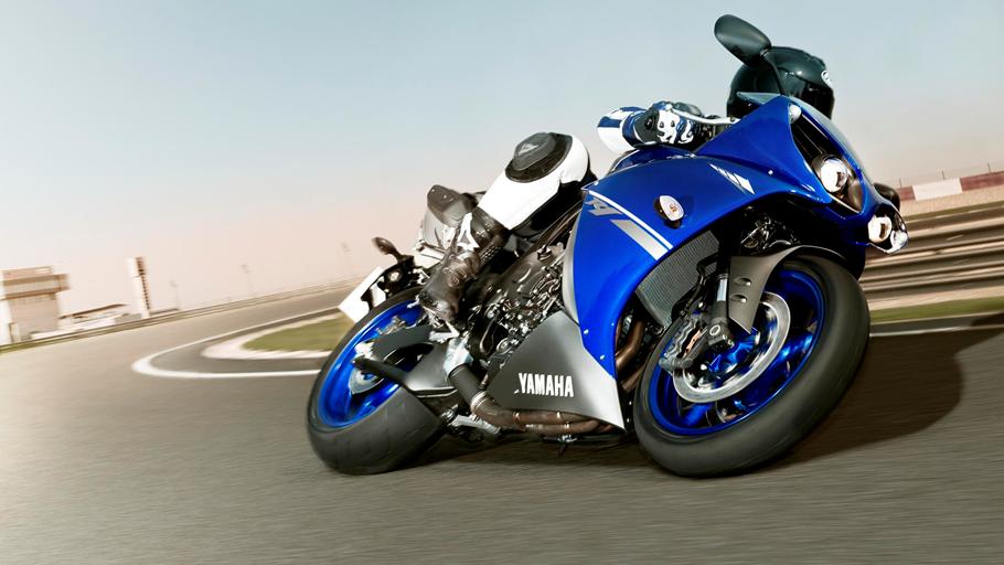 More information about "2013 Yamaha YZF-R1 motorbike review"